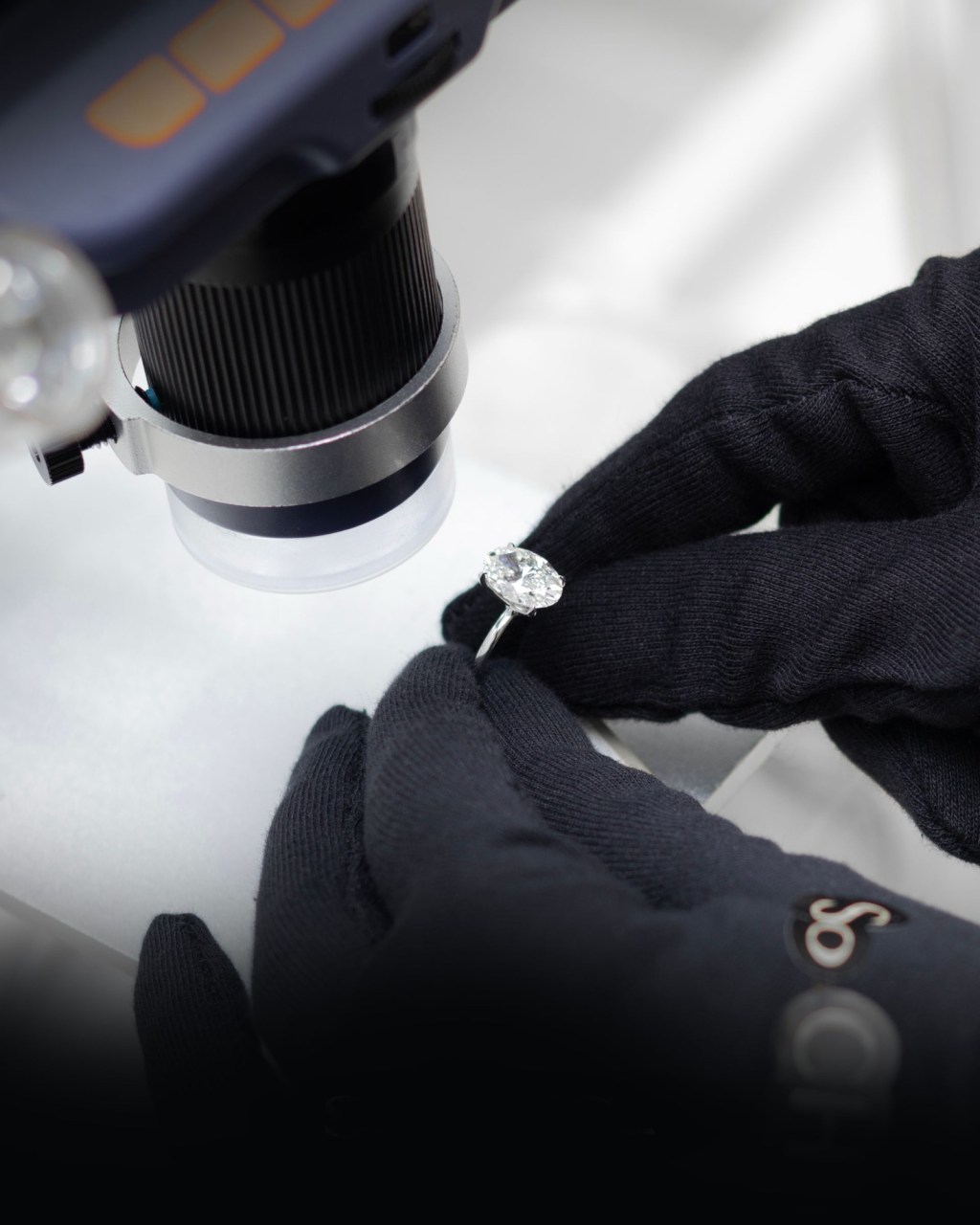 Lab-Grown vs Natural Diamonds in 2026: Prices, Differences and Which to Buy